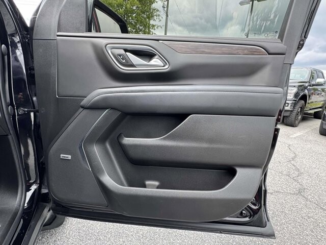 2022 Chevrolet Suburban in Winchester, VA 22602 - 18136003 8