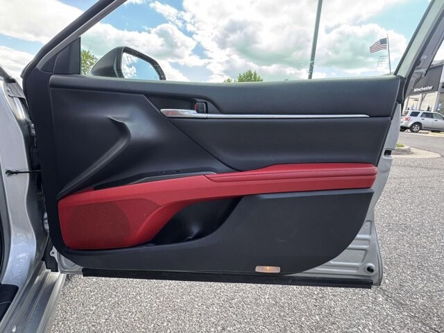 2021 Toyota Camry in Winchester, VA 22602 - 18136005 8