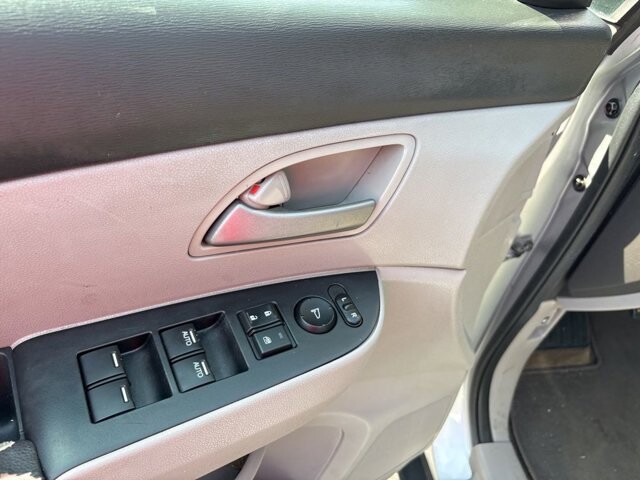 2013 Honda Odyssey in Marysville, OH 43040 - 18136016 13