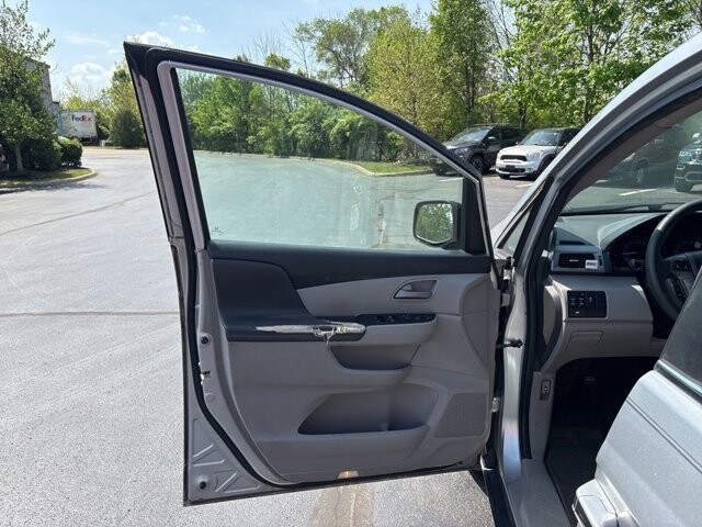 2013 Honda Odyssey in Marysville, OH 43040 - 18136016 12