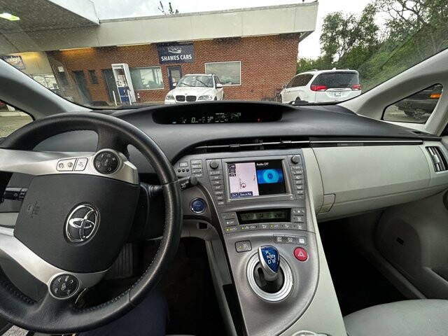 2013 Toyota Prius in Harrisonburg, VA 22801 - 18136018 9