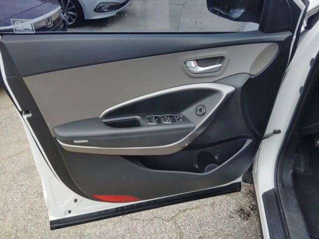 2017 Hyundai Santa Fe in Greenville, SC 29607 - 18136020 25