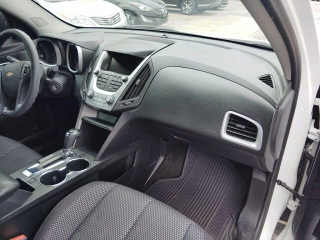 2017 Chevrolet Equinox in Greenville, SC 29607 - 18136021 17