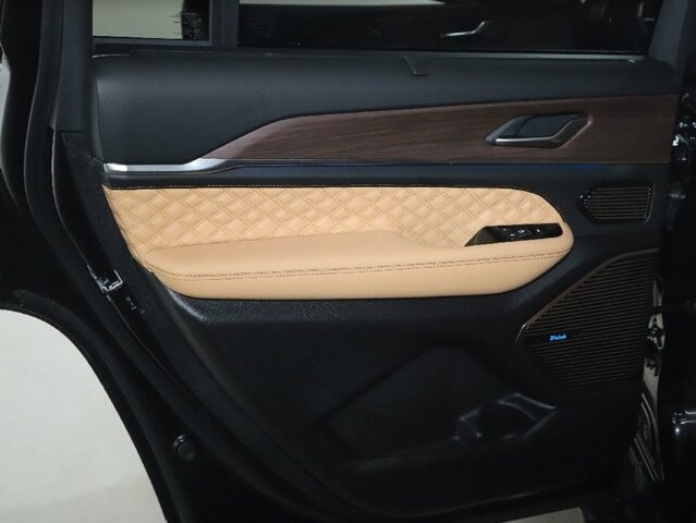 2025 Jeep Grand Cherokee L in Bedford, OH 44146 - 18136025 13