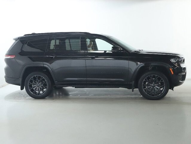 2025 Jeep Grand Cherokee L in Bedford, OH 44146 - 18136025 11
