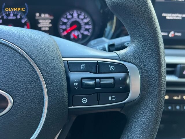 2021 Kia K5 in Decatur, GA 30032 - 18136030 23