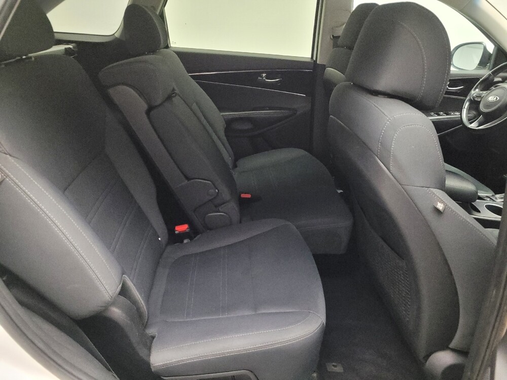 2017 Kia Sorento in Downey, CA 90241 - 18136039 19