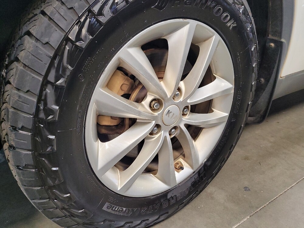 2017 Kia Sorento in Downey, CA 90241 - 18136039 31