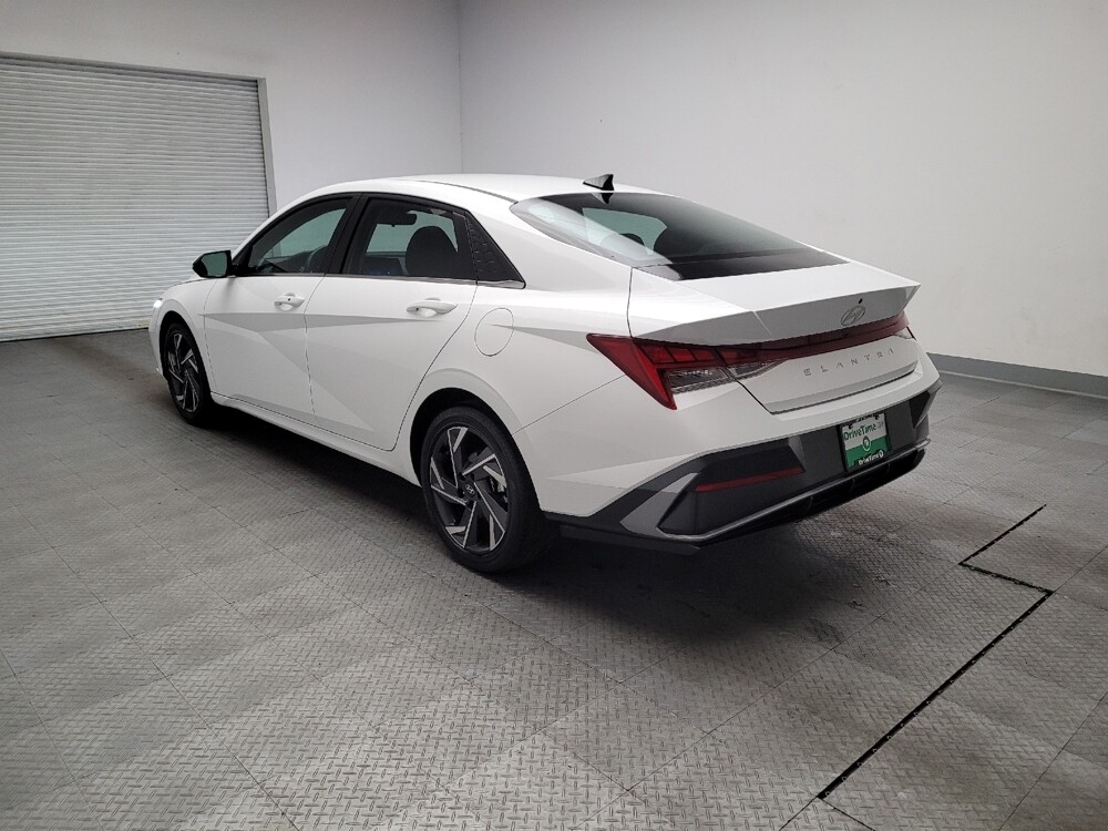 2025 Hyundai Elantra in Fresno, CA 93726 - 18136044 5
