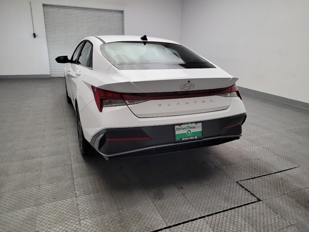 2025 Hyundai Elantra in Fresno, CA 93726 - 18136044 6