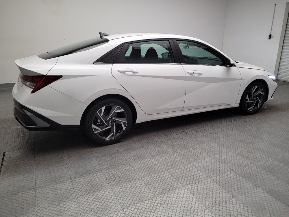 2025 Hyundai Elantra in Fresno, CA 93726 - 18136044 10