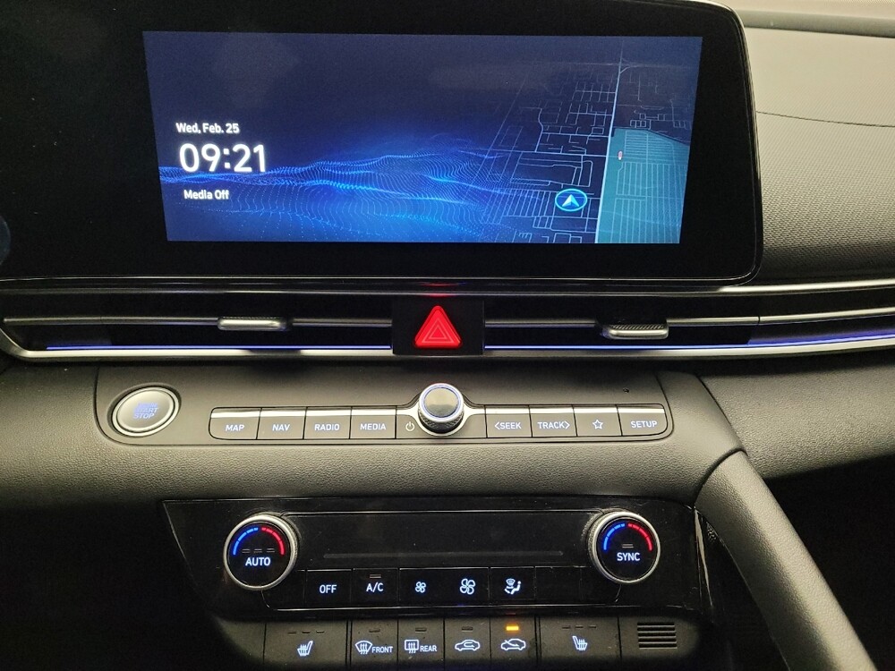 2025 Hyundai Elantra in Fresno, CA 93726 - 18136044 25