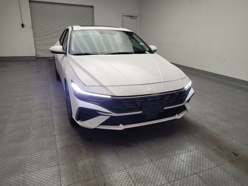 2025 Hyundai Elantra in Fresno, CA 93726 - 18136044 14
