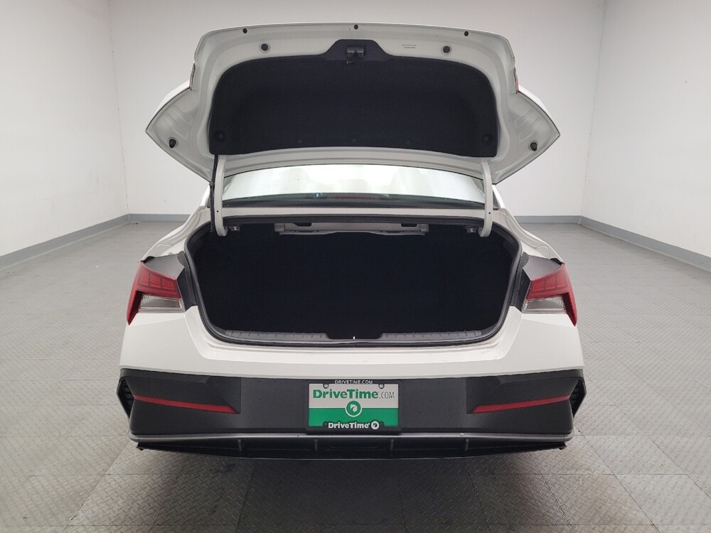 2025 Hyundai Elantra in Fresno, CA 93726 - 18136044 29