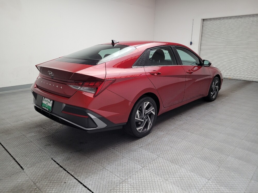 2025 Hyundai Elantra in Downey, CA 90241 - 18136045 9