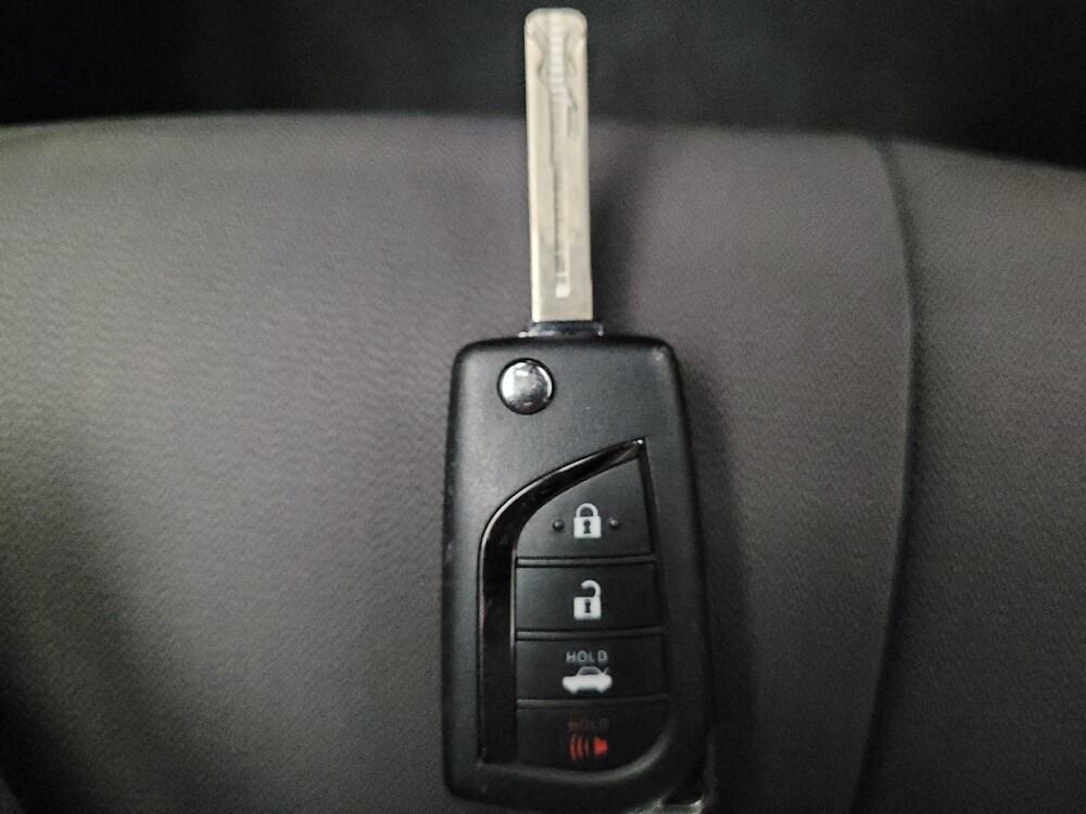 2019 Toyota Camry in Montclair, CA 91763 - 18136056 32