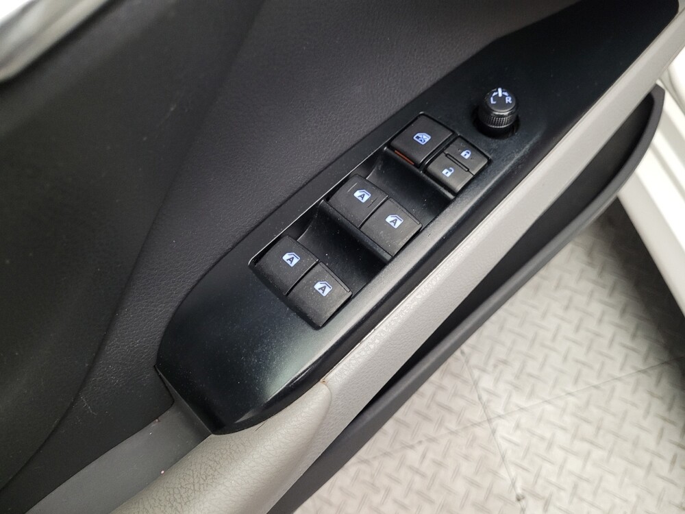 2019 Toyota Camry in Montclair, CA 91763 - 18136056 27