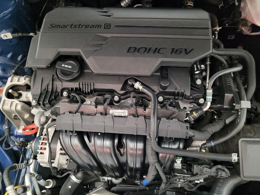 2022 Hyundai Elantra in Downey, CA 90241 - 18136057 30