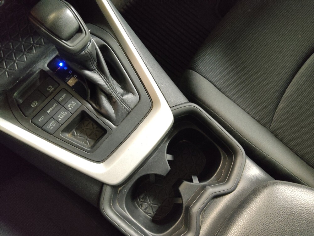 2020 Toyota RAV4 in Arlington, TX 76011 - 18136101 26