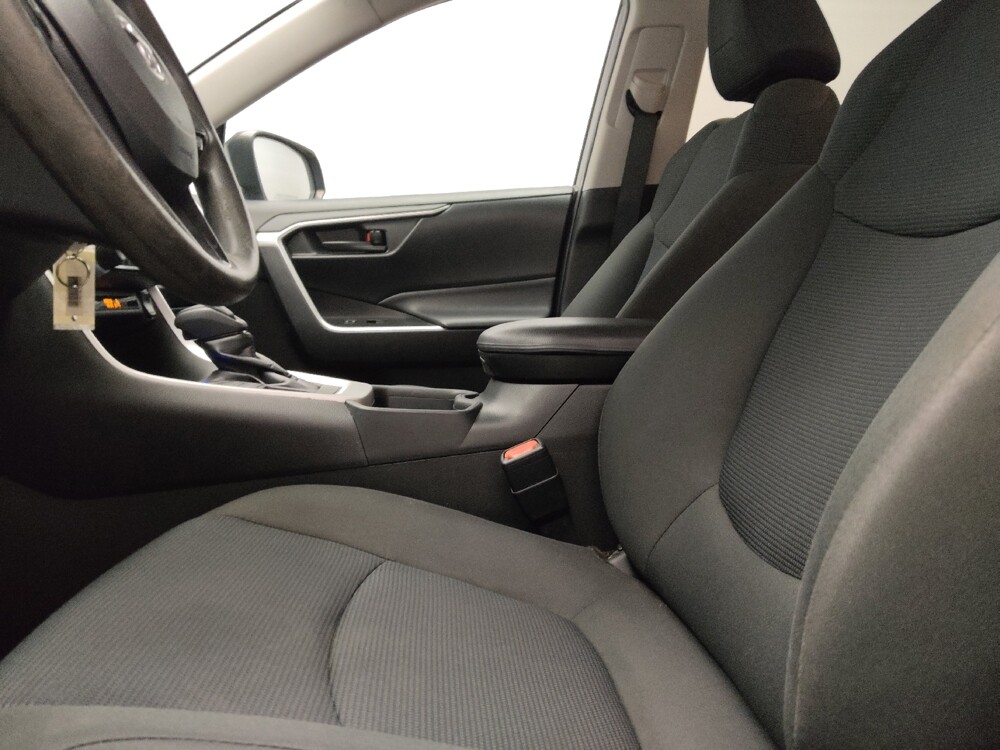 2020 Toyota RAV4 in Arlington, TX 76011 - 18136101 17