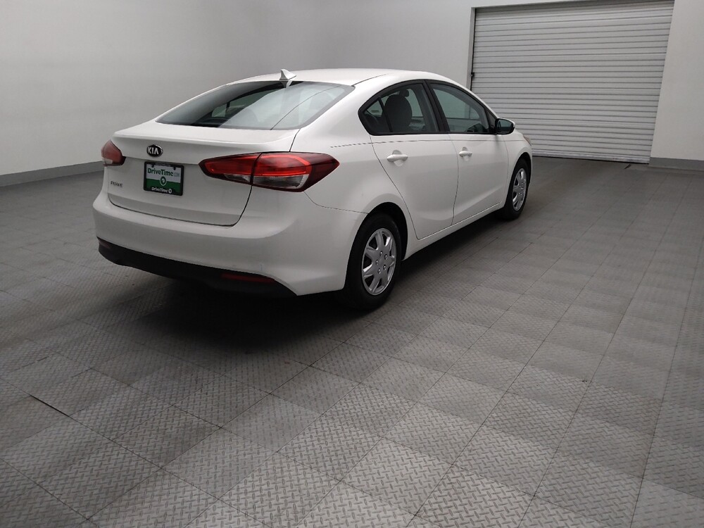 2017 Kia Forte in Arlington, TX 76011 - 18136105 9