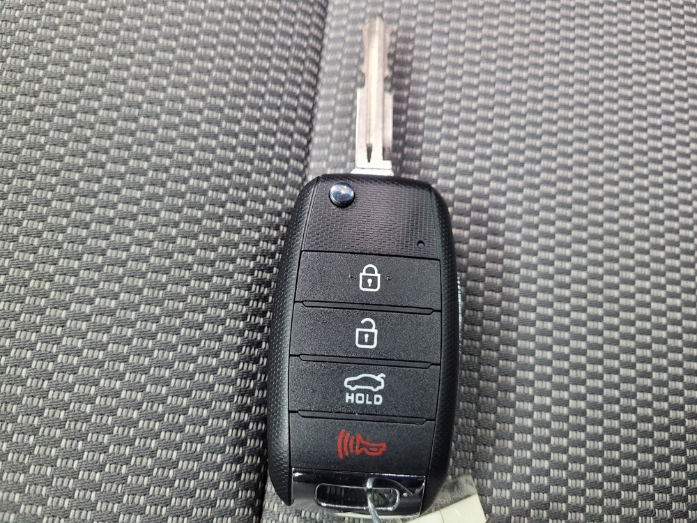 2017 Kia Forte in Arlington, TX 76011 - 18136105 32