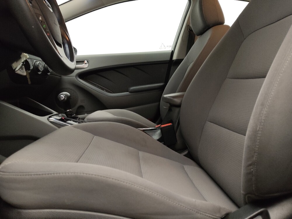 2017 Kia Forte in Arlington, TX 76011 - 18136105 17
