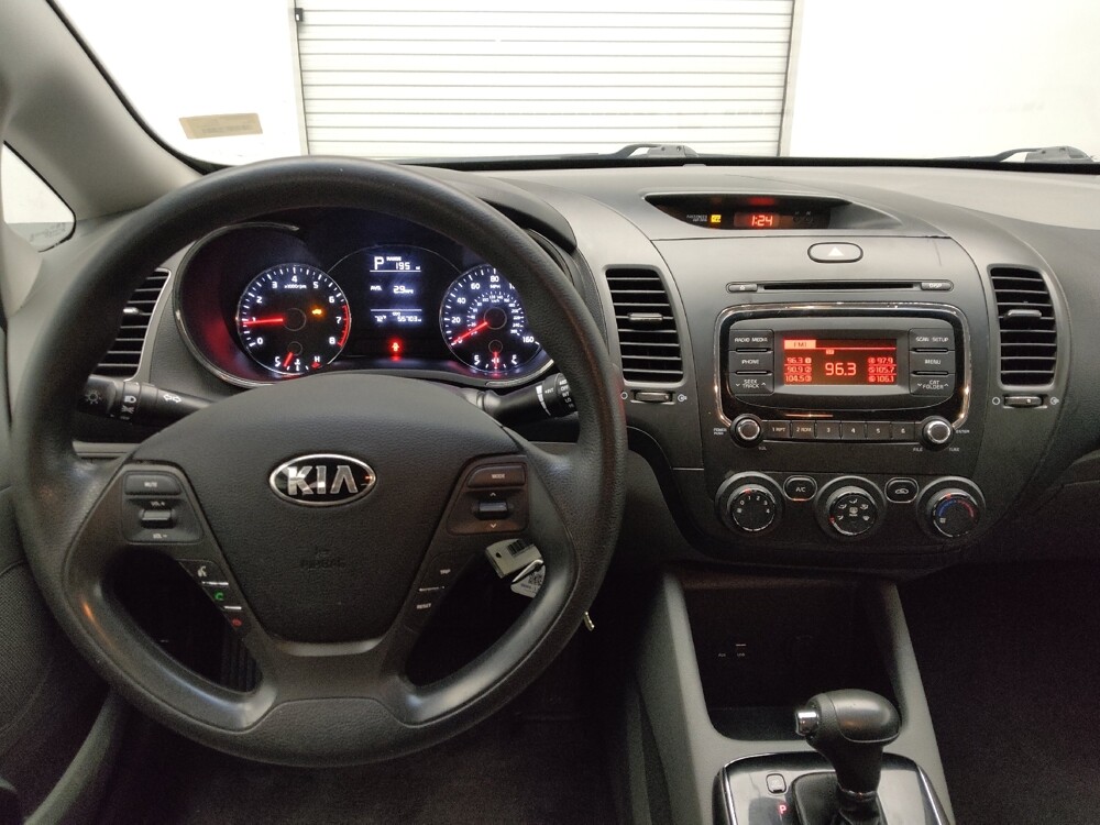 2017 Kia Forte in Arlington, TX 76011 - 18136105 22