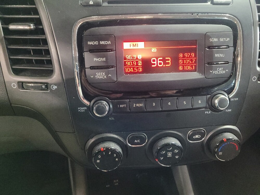 2017 Kia Forte in Arlington, TX 76011 - 18136105 25