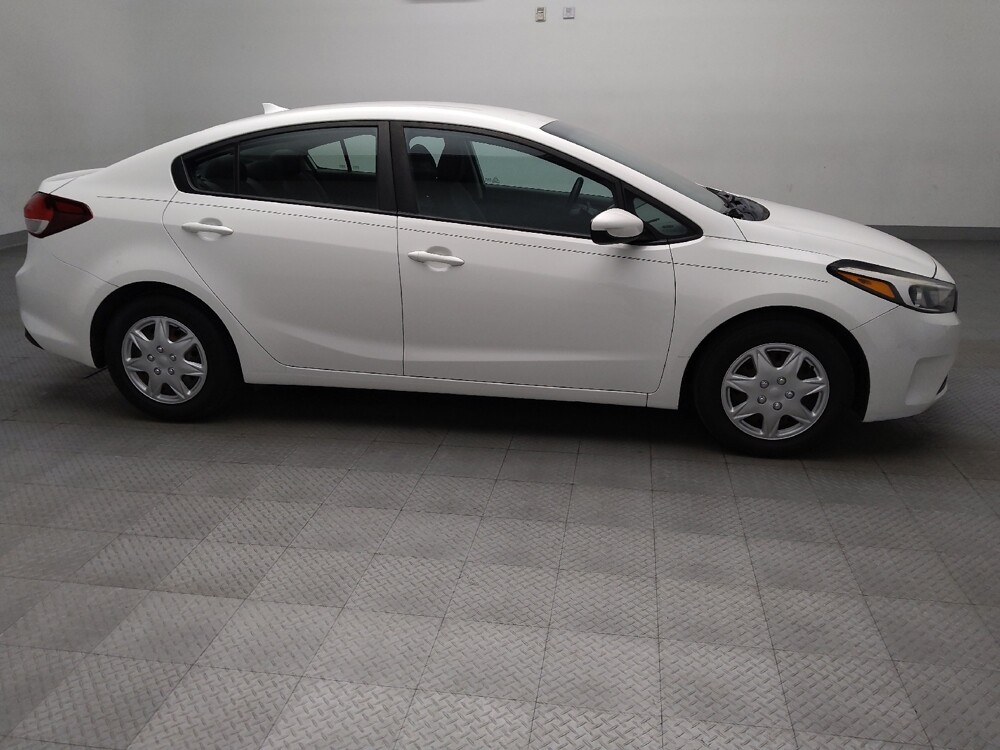2017 Kia Forte in Arlington, TX 76011 - 18136105 11