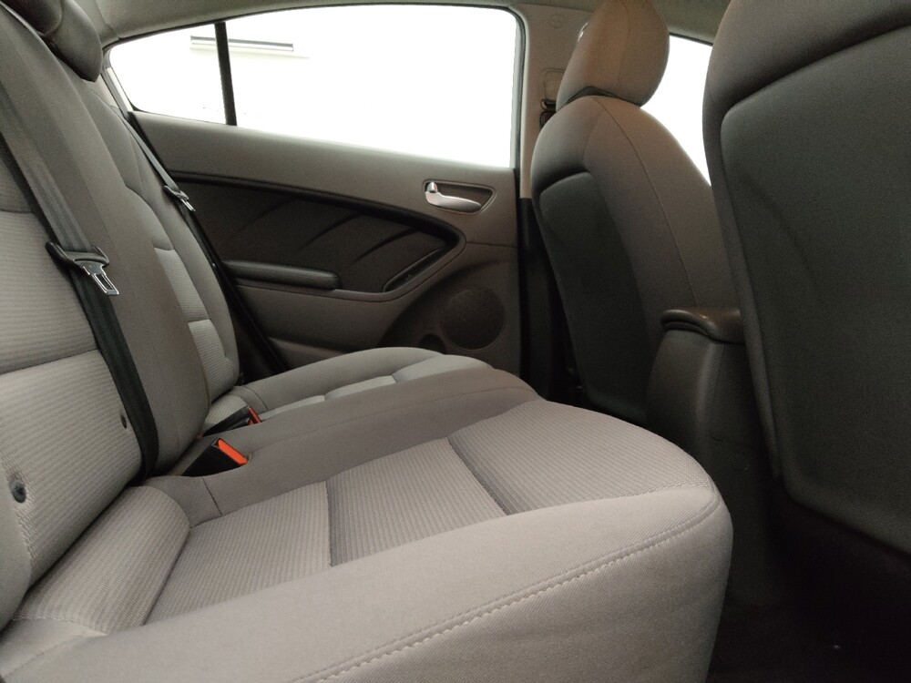 2017 Kia Forte in Arlington, TX 76011 - 18136105 19