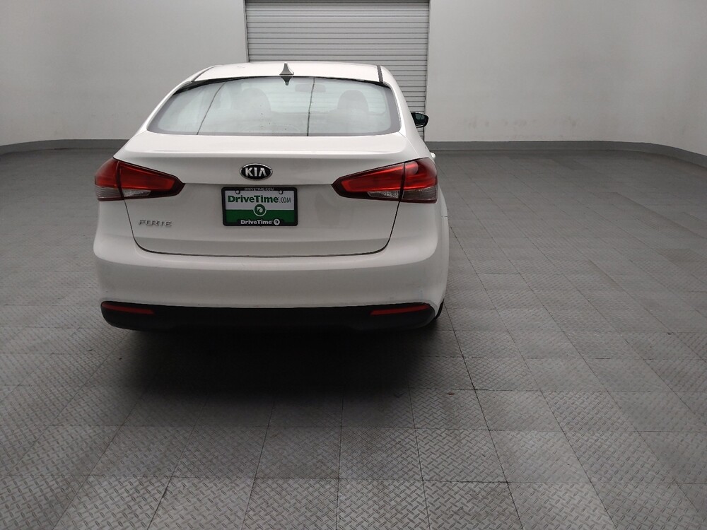 2017 Kia Forte in Arlington, TX 76011 - 18136105 7