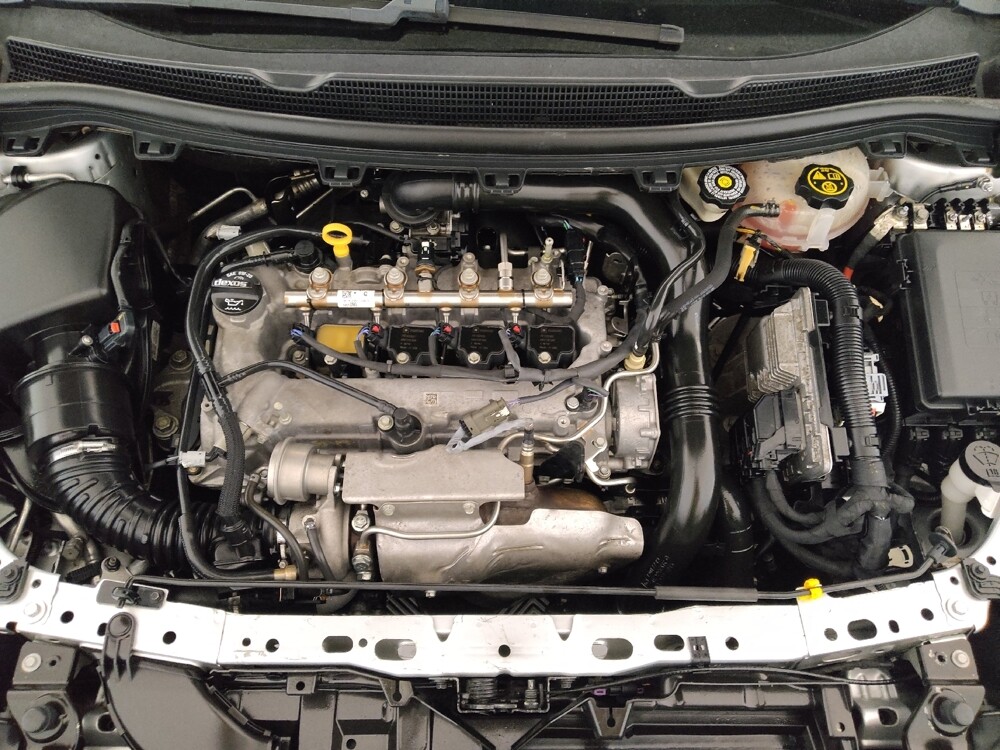 2018 Chevrolet Cruze in Lewisville, TX 75067 - 18136106 30