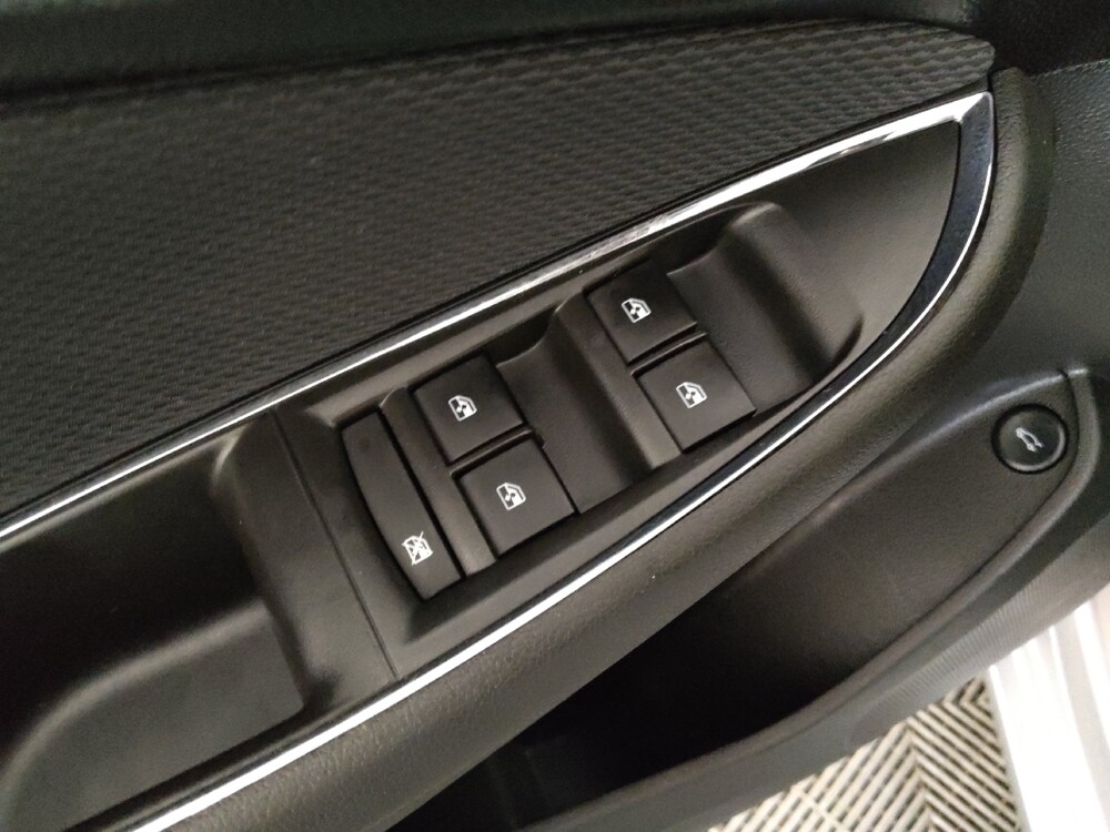 2018 Chevrolet Cruze in Lewisville, TX 75067 - 18136106 27