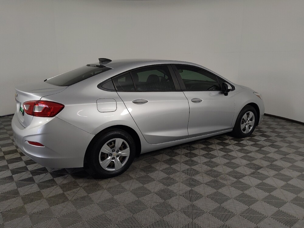2018 Chevrolet Cruze in Lewisville, TX 75067 - 18136106 10