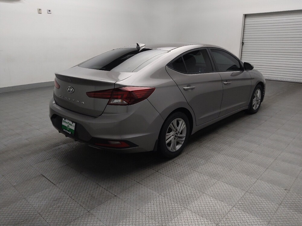 2020 Hyundai Elantra in Lubbock, TX 79424 - 18136110 9