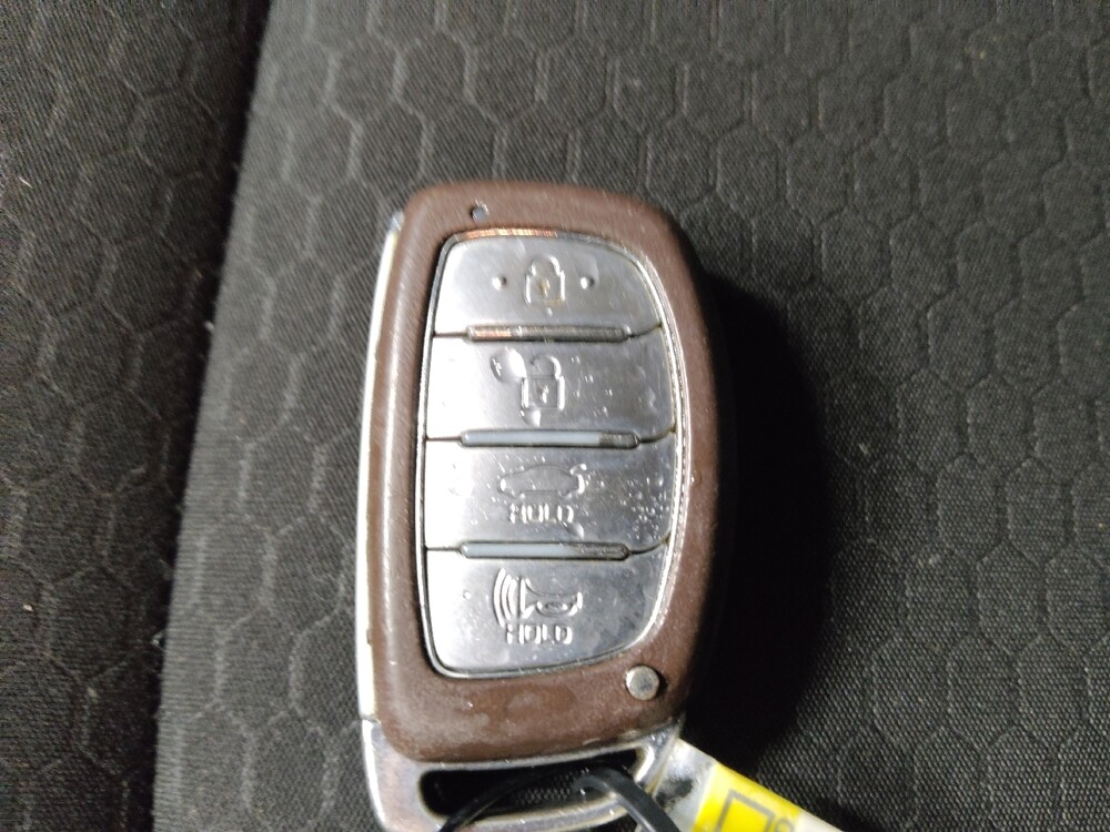 2020 Hyundai Elantra in Lubbock, TX 79424 - 18136110 32