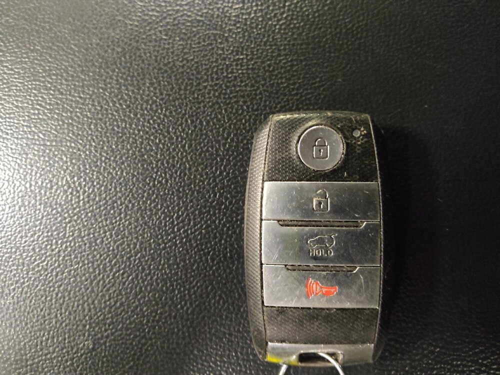 2017 Kia Sorento in Clearwater, FL 33764 - 18136119 32