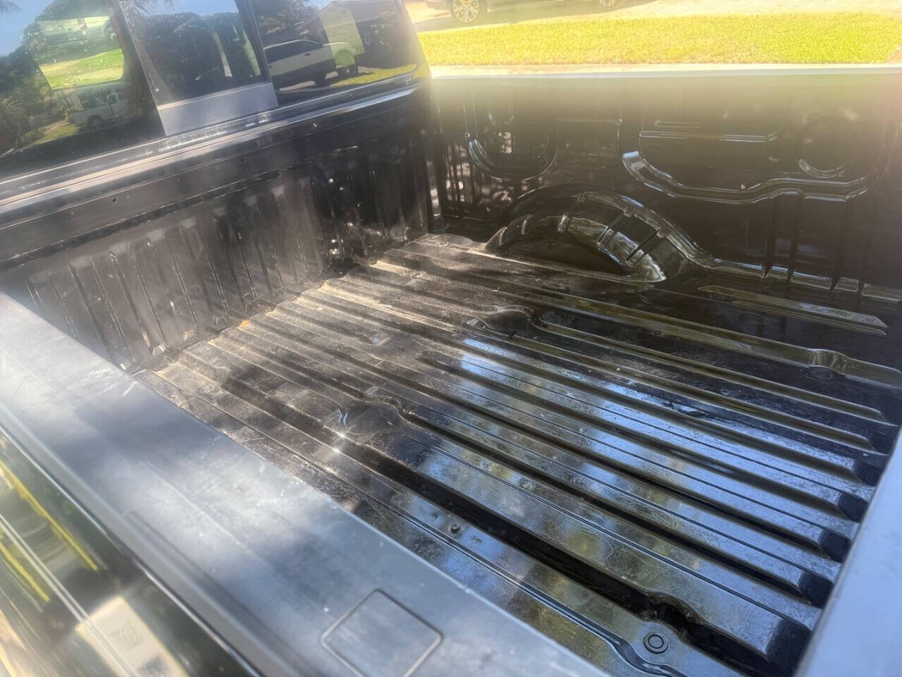 2017 Nissan Titan in Hollywood, FL 33023-1906 - 18136132 26