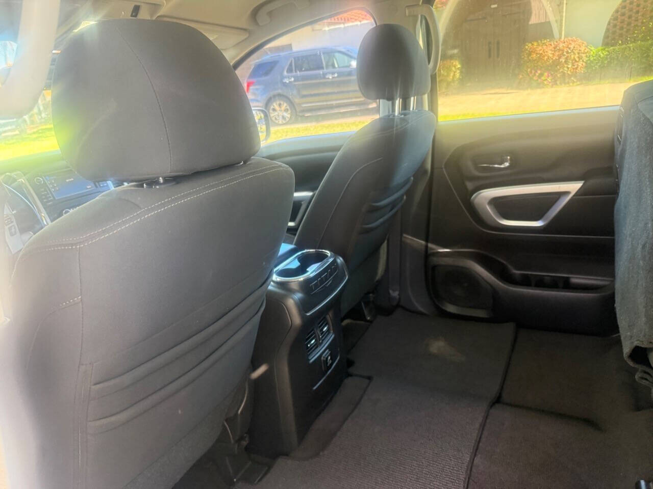 2017 Nissan Titan in Hollywood, FL 33023-1906 - 18136132 21
