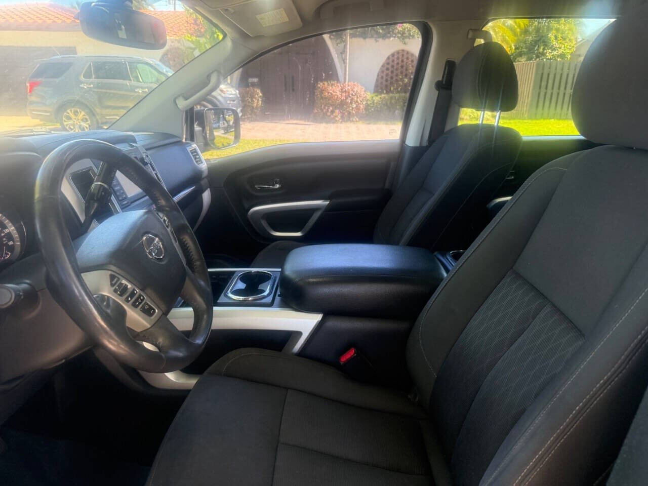 2017 Nissan Titan in Hollywood, FL 33023-1906 - 18136132 20