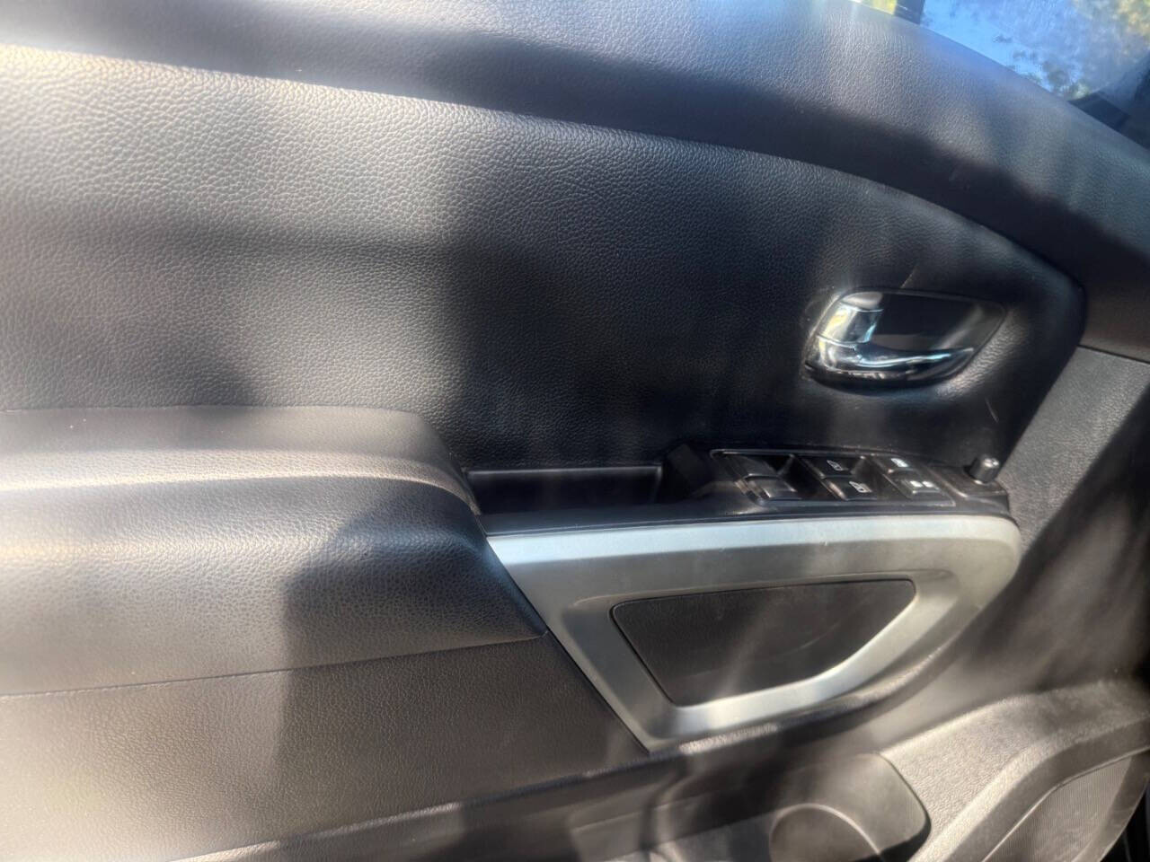 2017 Nissan Titan in Hollywood, FL 33023-1906 - 18136132 24