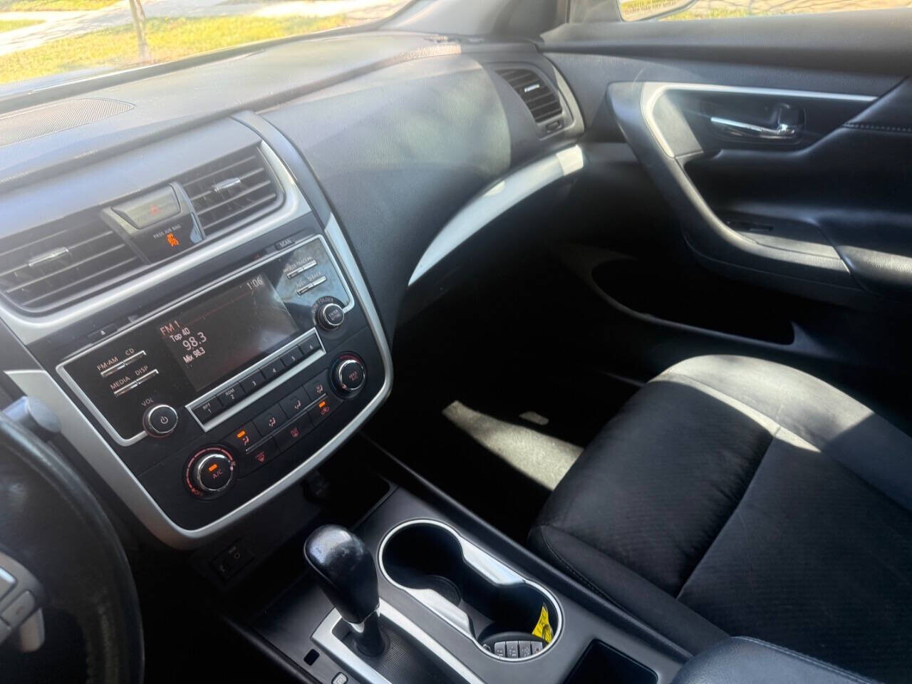 2016 Nissan Altima in Hollywood, FL 33023-1906 - 18136133 25