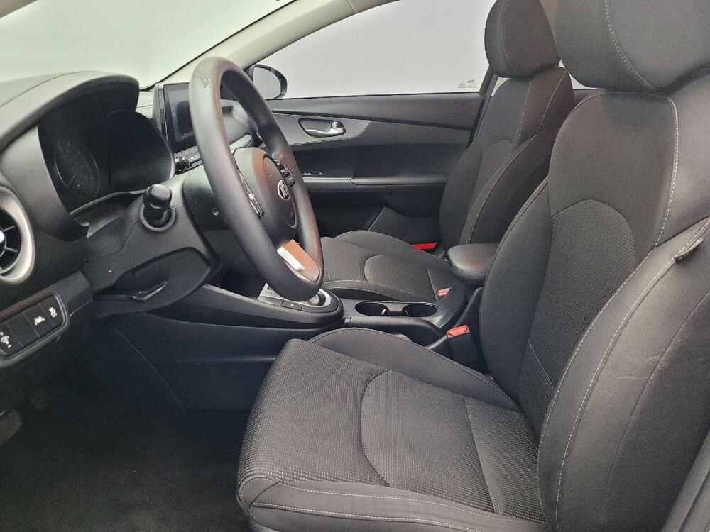 2019 Kia Forte in Jacksonville, FL 32210 - 18136136 17