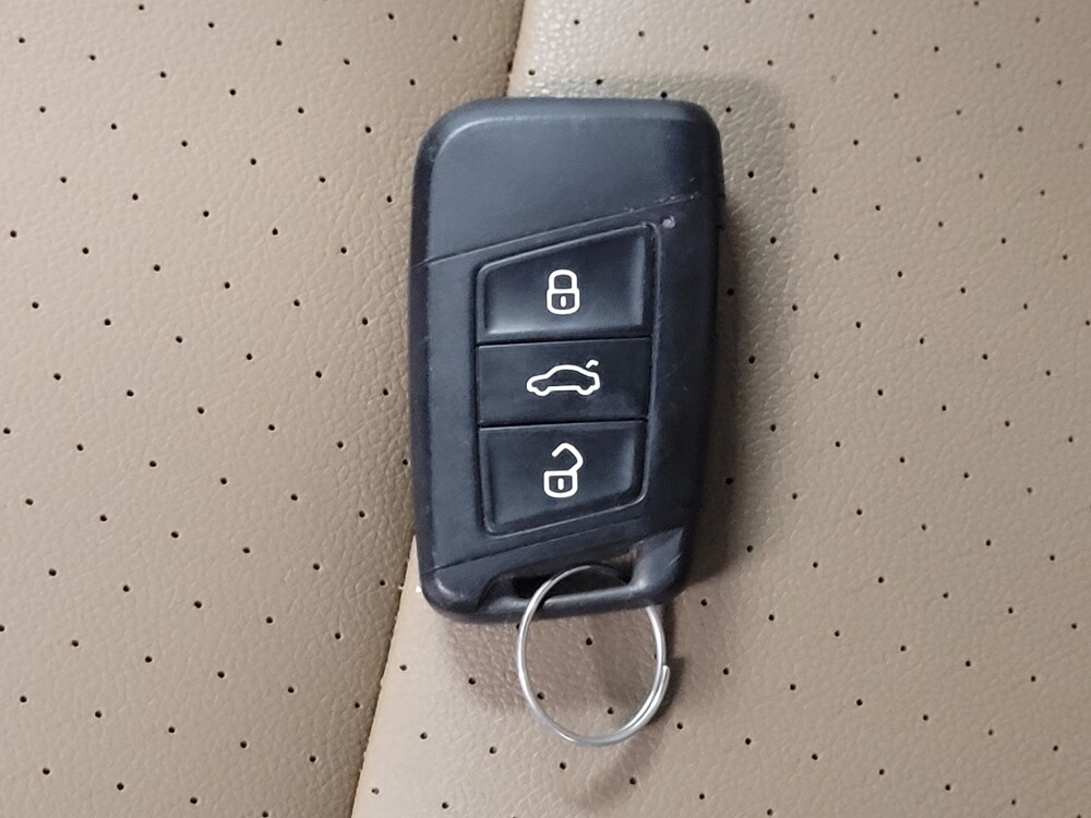 2020 Volkswagen Atlas in Houston, TX 77034 - 18136220 32