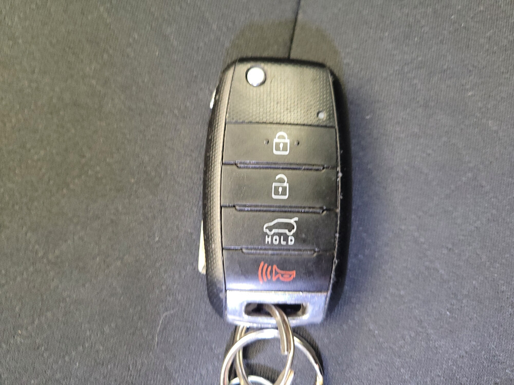 2016 Kia Sorento in Louisville, KY 40258 - 18136241 32