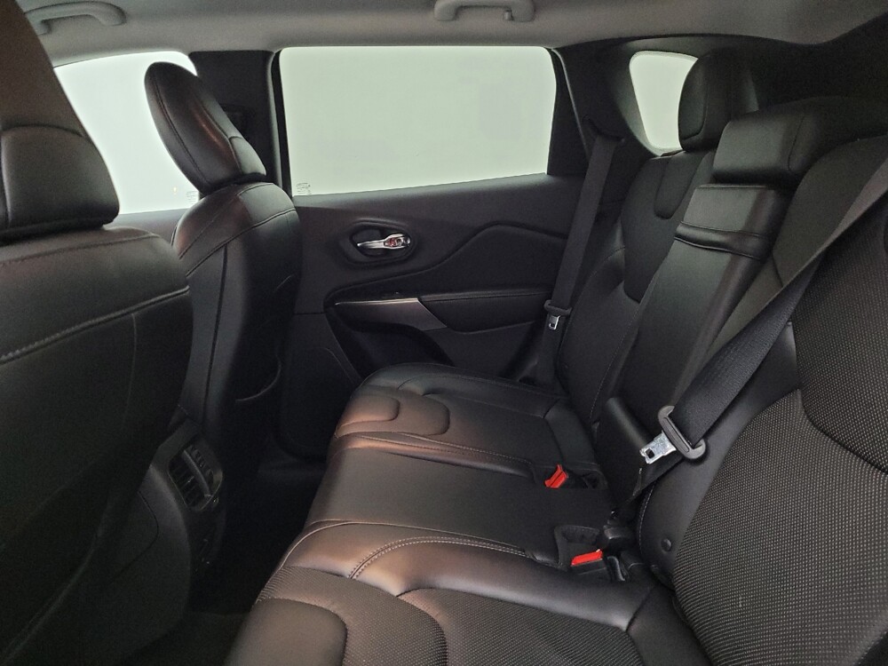 2019 Jeep Cherokee in Louisville, KY 40258 - 18136245 18