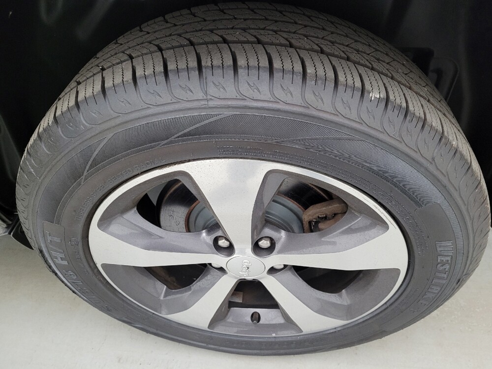 2019 Jeep Cherokee in Louisville, KY 40258 - 18136245 31