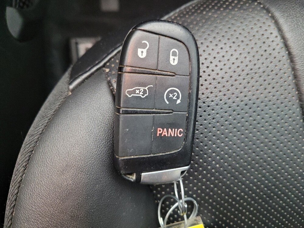 2019 Jeep Cherokee in Louisville, KY 40258 - 18136245 32