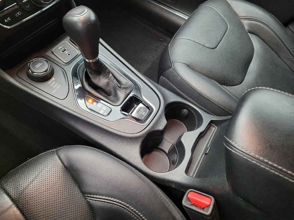 2019 Jeep Cherokee in Louisville, KY 40258 - 18136245 26